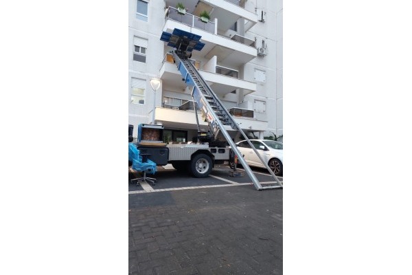 הובלות ומנופי התאומים
